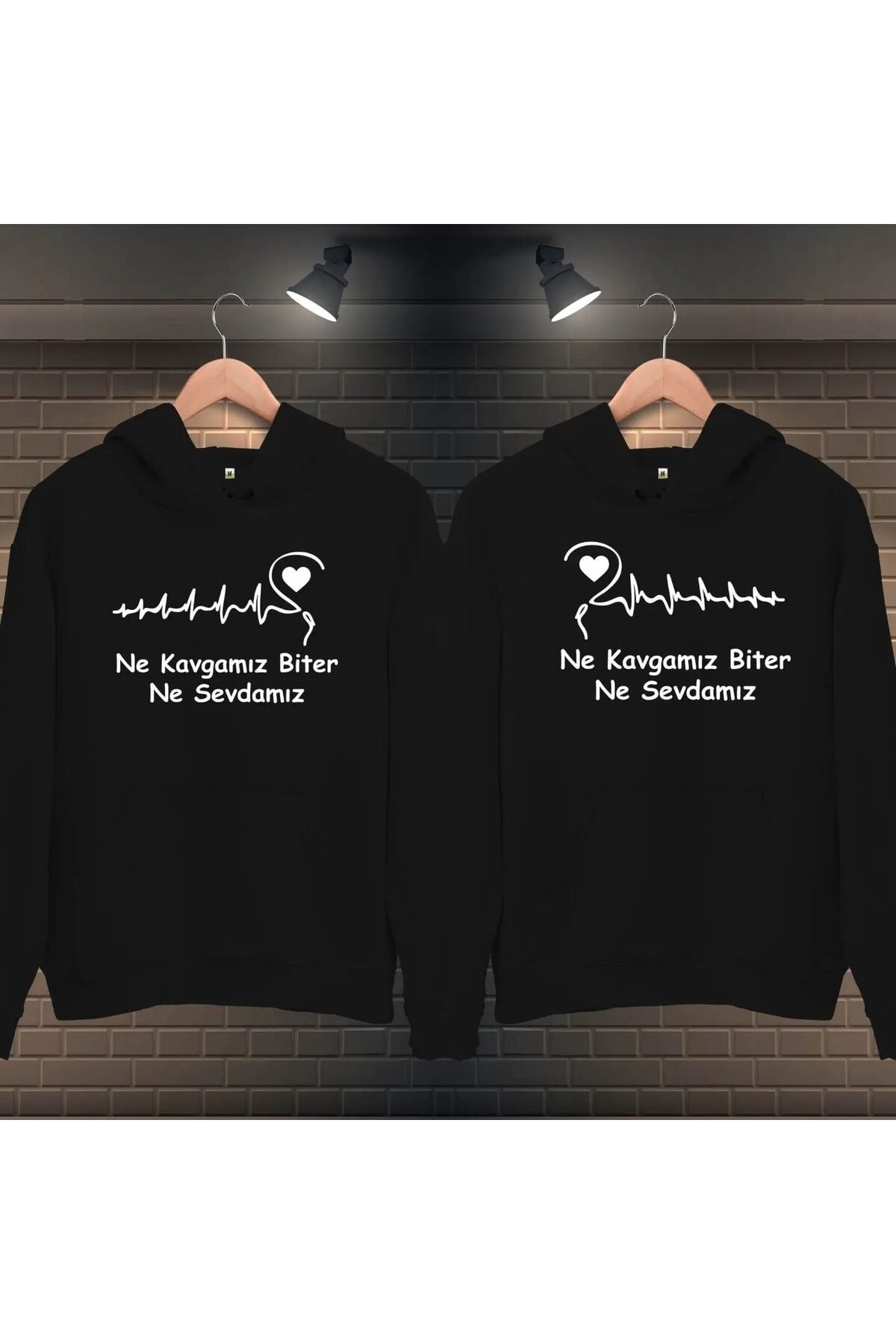 - Sevgili Kombini - Ne Kavgamız Biter Ne Sevdamız Baskılı Kapüşonlu Sweatshirt