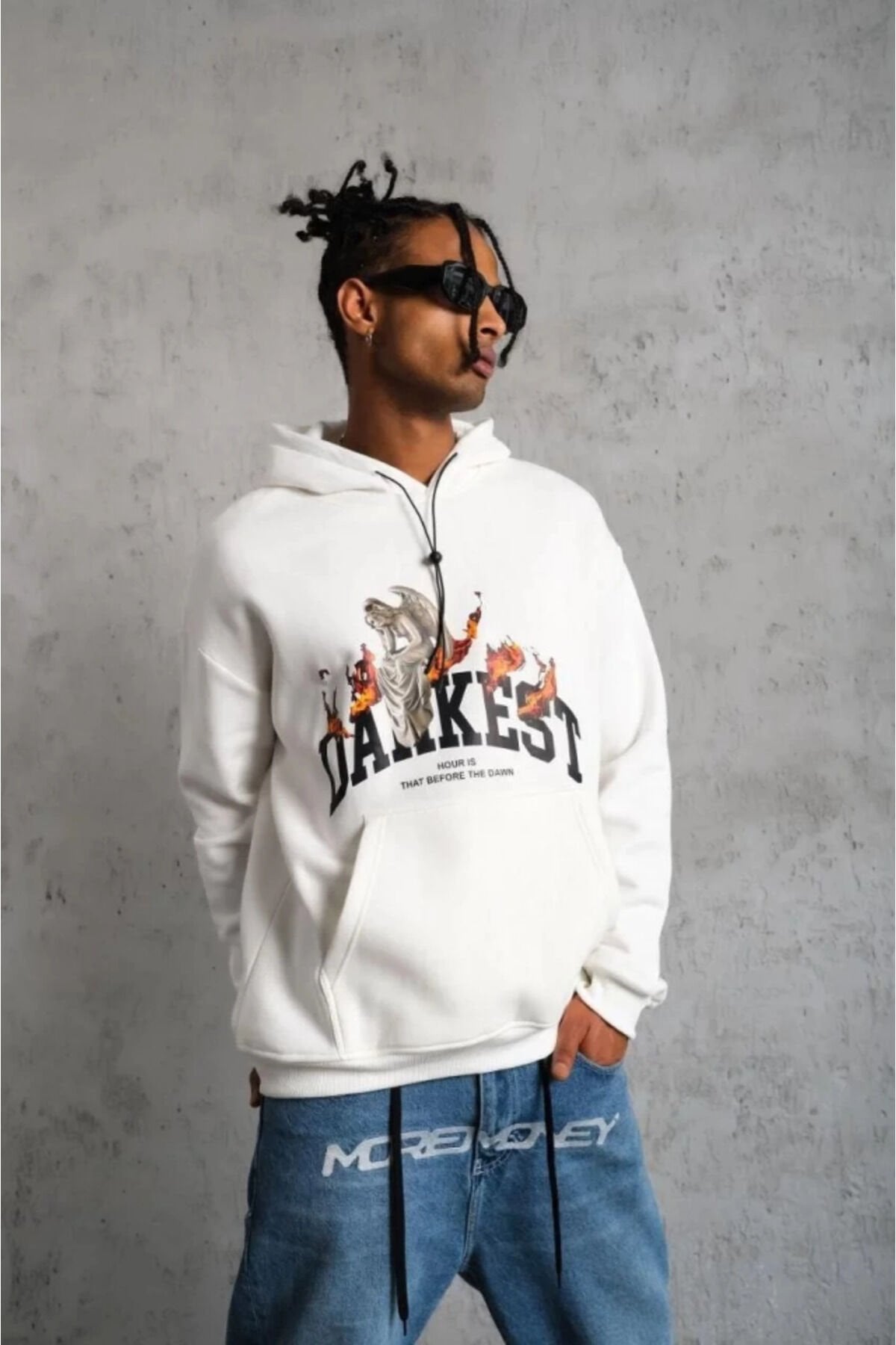 Turega Style Erkek Oversize Kapüşonlu Sweatshirt – Beyaz Renk Üç İplik İçi Pamuklu Kanguru Cepli Bas